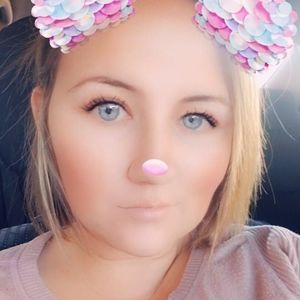 Meet your Posher, Dena